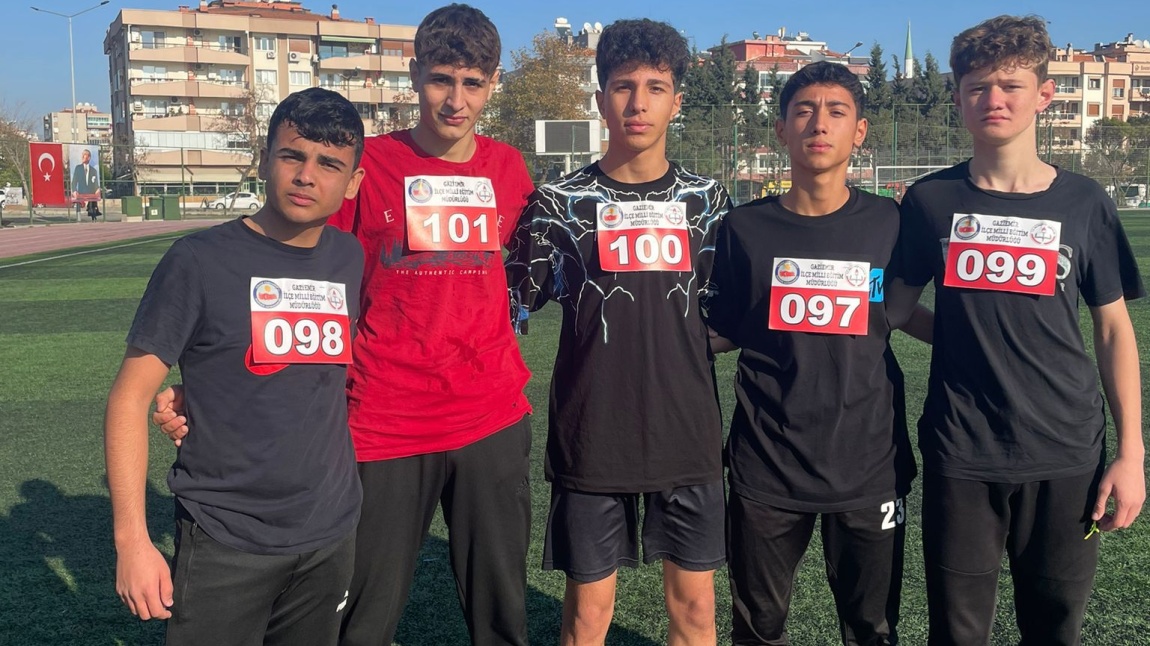 Gaziemir Liseler Arası Atatürk Koşusunda Derece Elde Ettik