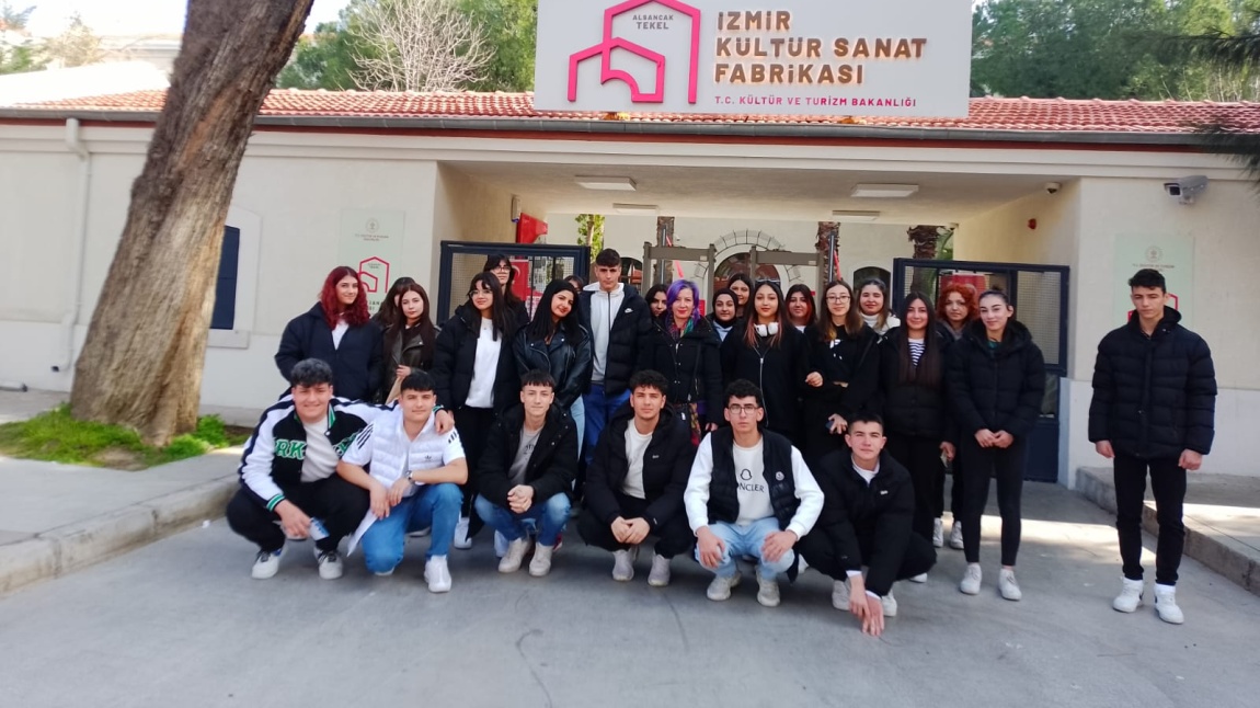 İzmir Ziraat Bankası Sanat Galerisi ve İzmir Sanat Fabrikası'na Gerçekleştirilen Gezimiz